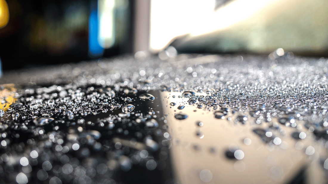 Cire Céramique vs. Cire Naturelle (Carnauba) : Le Match pour Protéger Votre Voiture